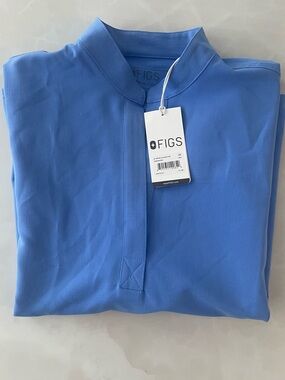 Figs Women’s Light Blue Short Sleeve Mandarin Collar Top